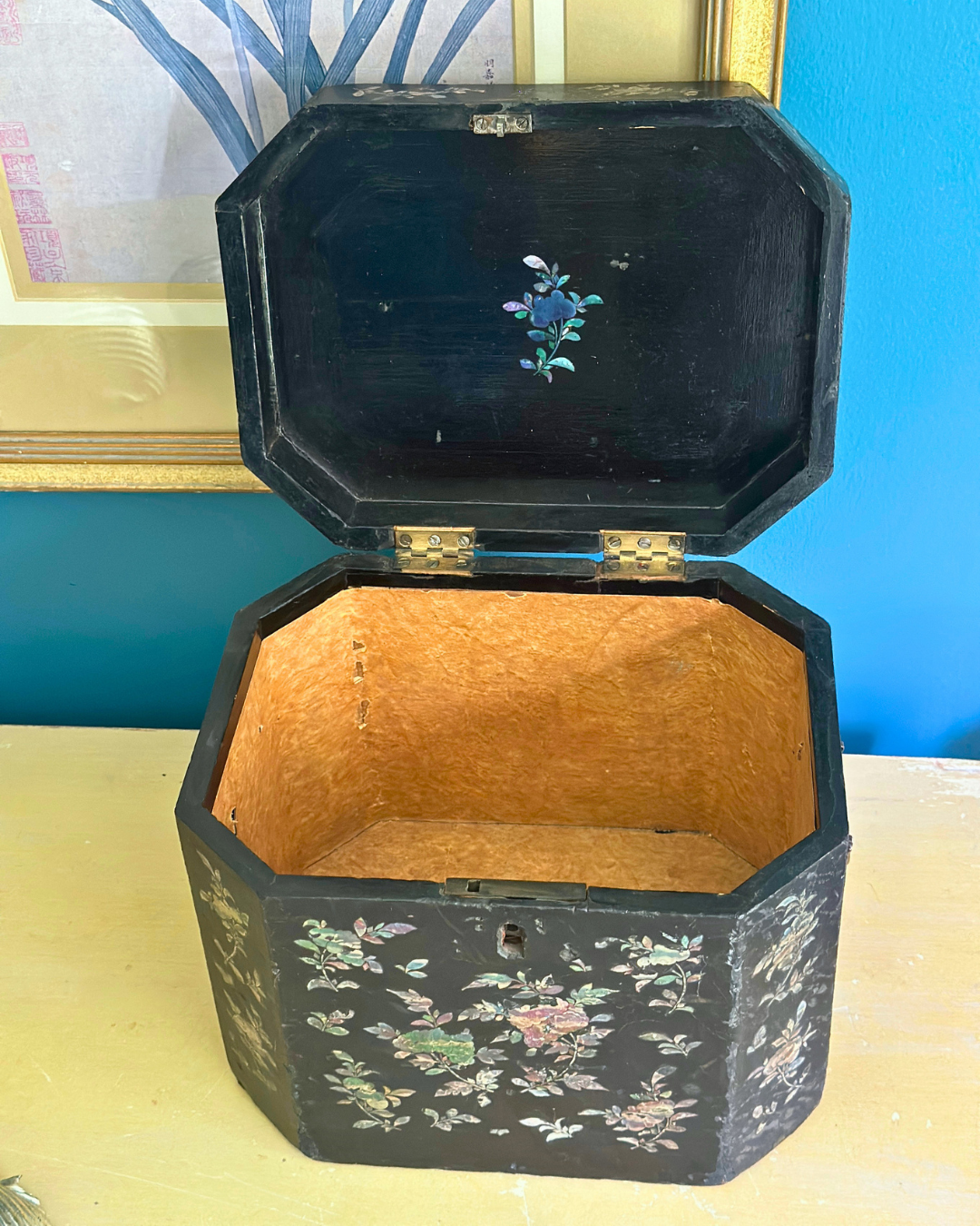 Antique 19th Century Chinese Export Black Lacquer & Mother-of-Pearl Tea Caddy