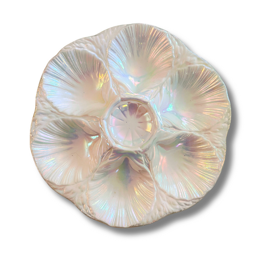Iridescent oyster plate